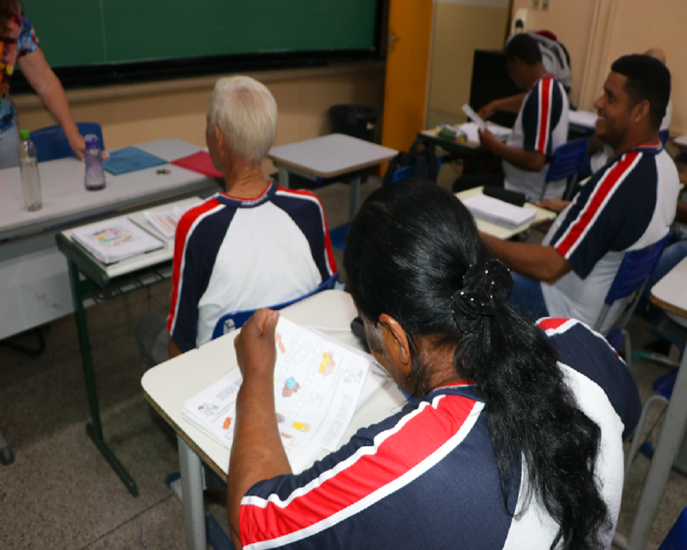 EJA recebe inscrições para ano letivo de 2026