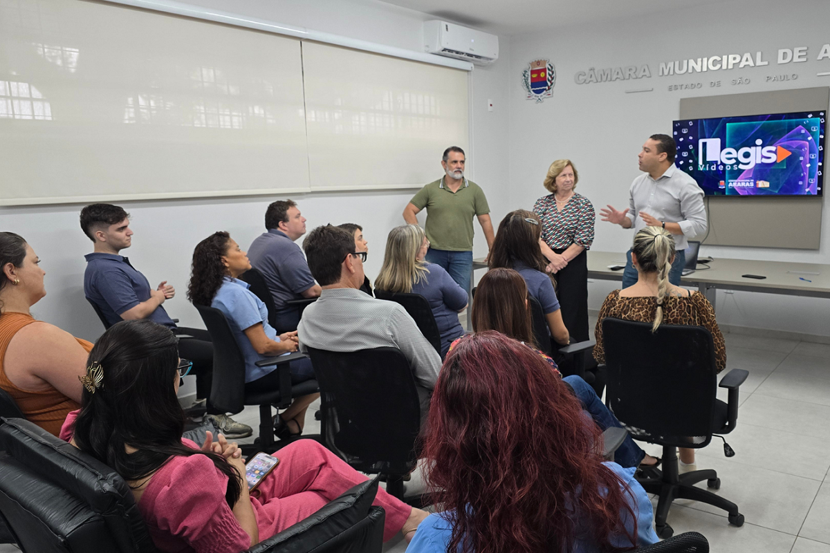 Assessores da Câmara recebem treinamento para usar a plataforma Legis Vídeos