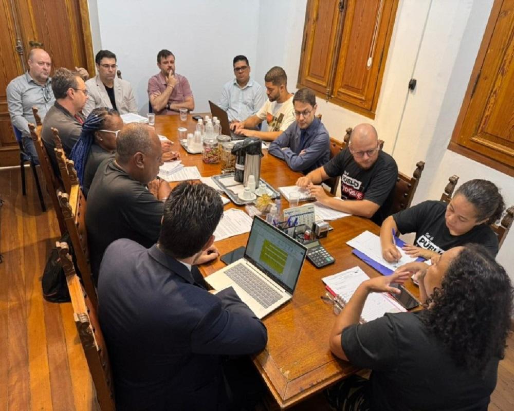 Administração garante Plano de Carreira para 2026 e aumento no pagamento de licença-prêmio