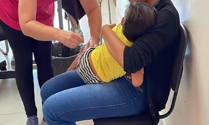 Alunos das escolas municipais recebem vacina contra a gripe