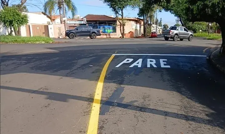 Prefeitura altera sentido da Rua Tomas Jeferson com a Avenida Maximiliano Baruto